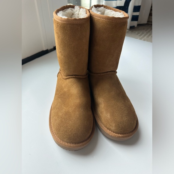 Koolburra by Ugg size 9, color brown, worn once - Picture 1 of 6